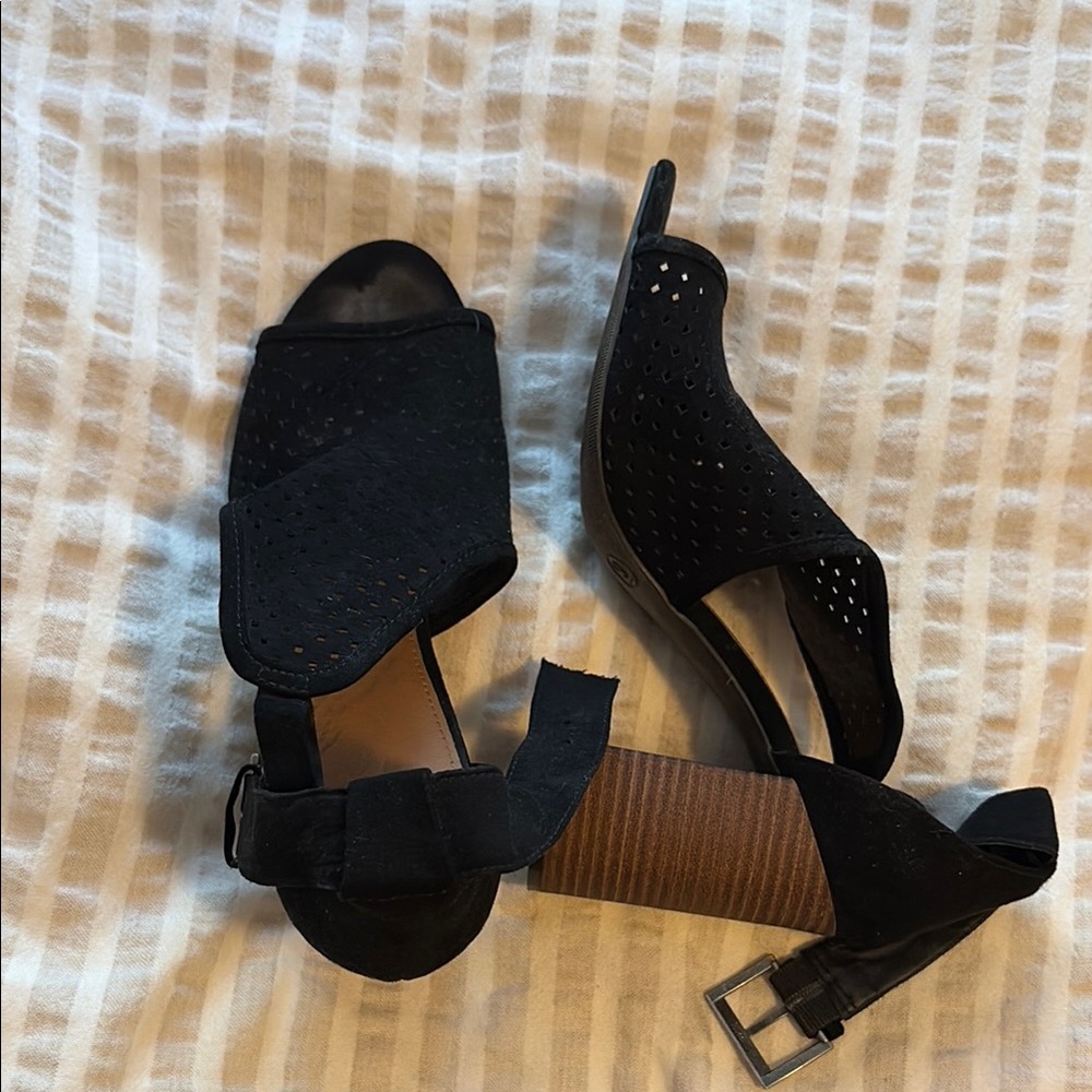 Universal Thread Elegant Black Women's Sandals